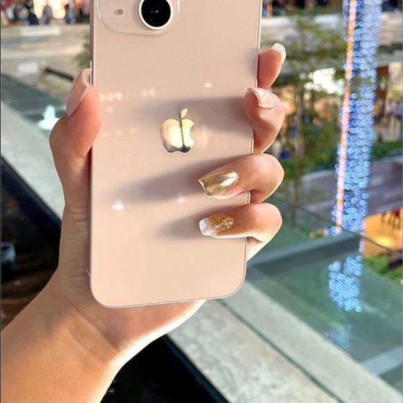 iPhone 13 - Picture 2 of 2